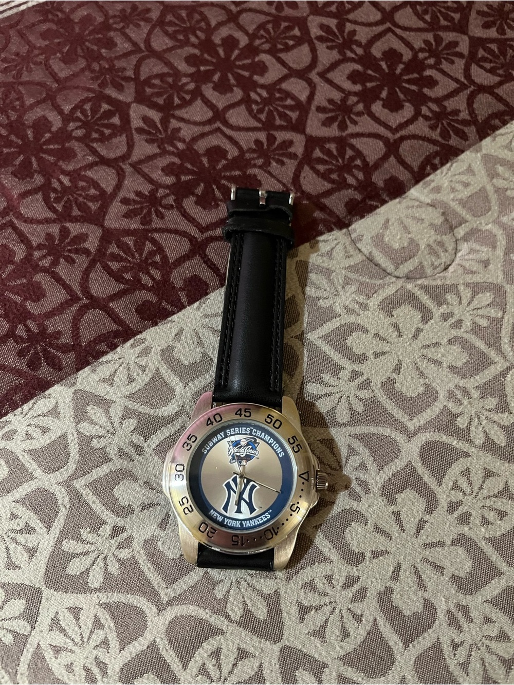 NY Yankees Men's Leather Strap Watch with Blue Dial